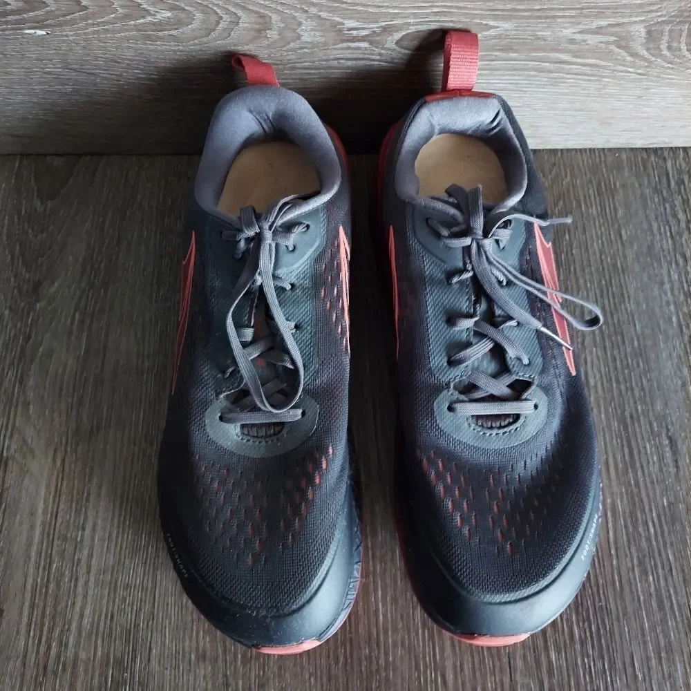 Altra Ego Paradigm 5 Running Shoe in Gray/Coral Size 10.5